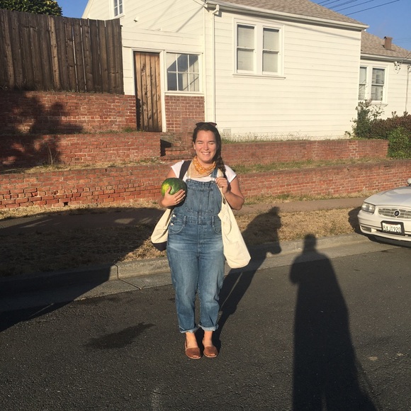 Meet your Posher, Hannah - Picture 1 of 1